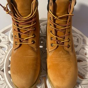 Levi’s men’s boots size 9/2